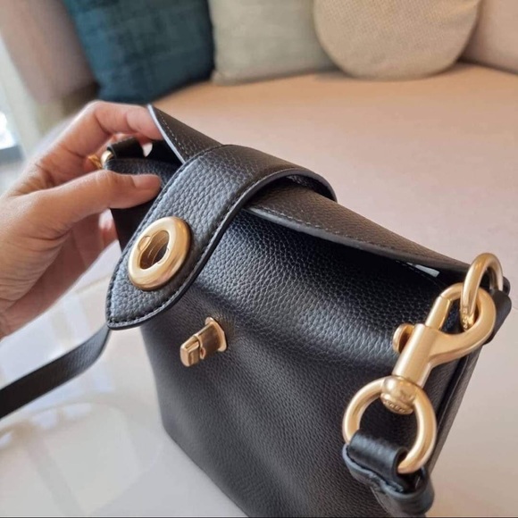 COACH Addie Crossbody 🌸🌹🌺 - Picture 3 of 6